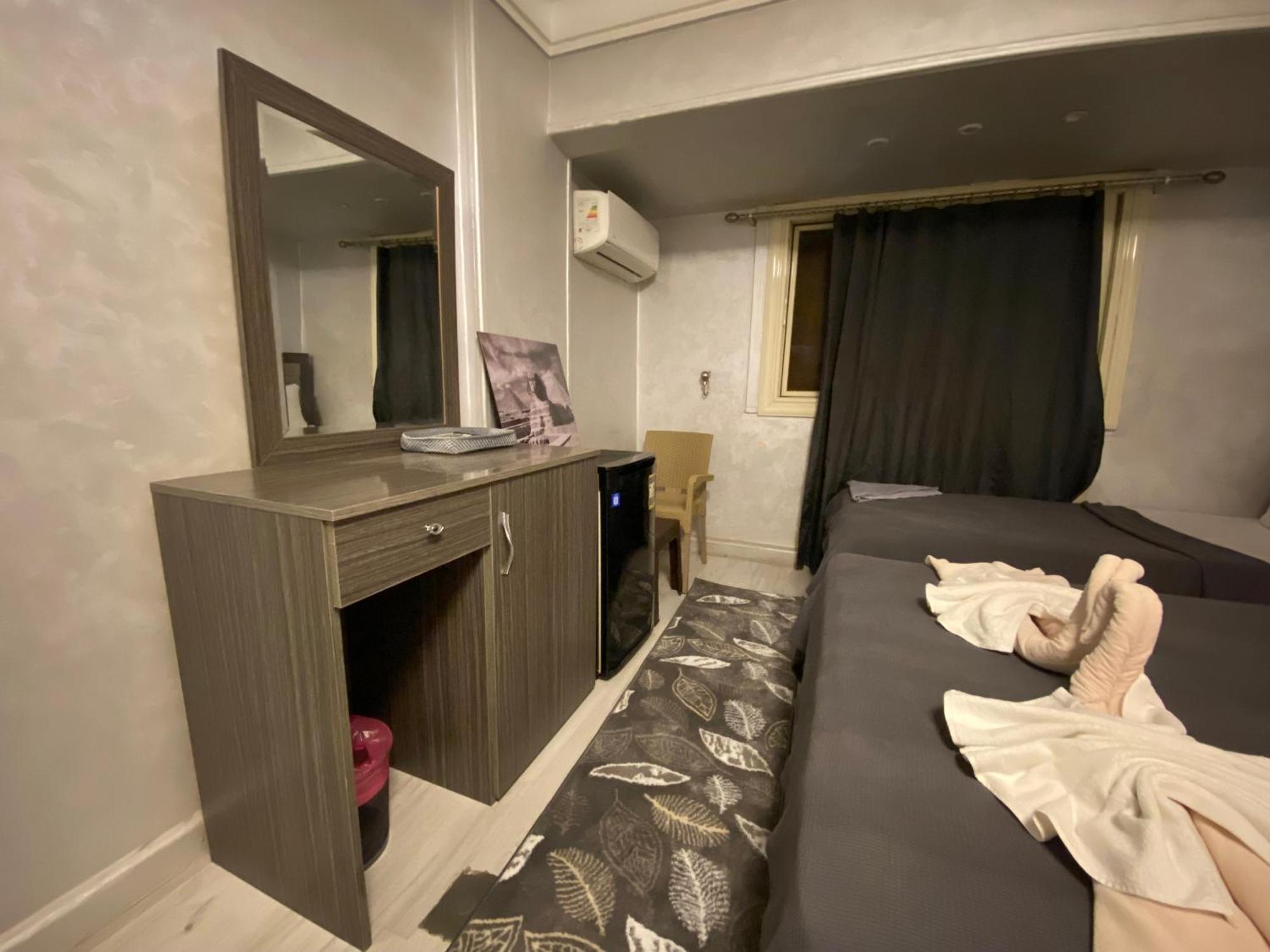 Sunset Hostel Il Il Cairo Esterno foto